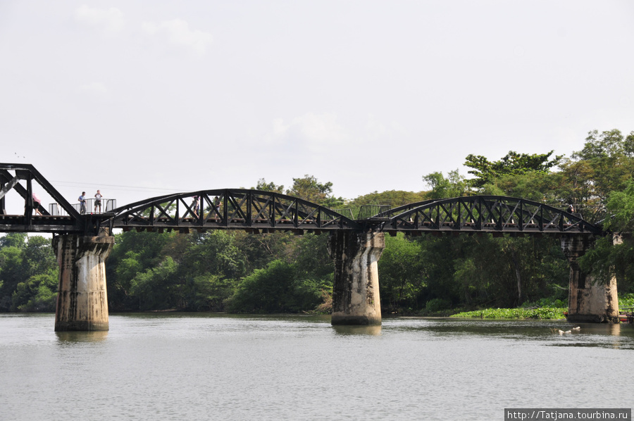 Мост-мемориал  на реке Квай и «дорога смерти» Канчанабури, Таиланд