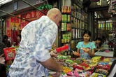 тайские сладости на рынке