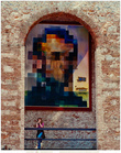 Приоткрою тайну «Обнажённая Гала, смотрящая на море, которая на расстоянии 18 метров трансформируется в портрет Авраама Линкольна», 1975 год. Эта картина, посвящённая Марку Ротко, – первый пример использования в живописи цифрового метода. Она выполнена по оцифрованному программистм Леоном Д. Хармоном изображению головы Линкольна.