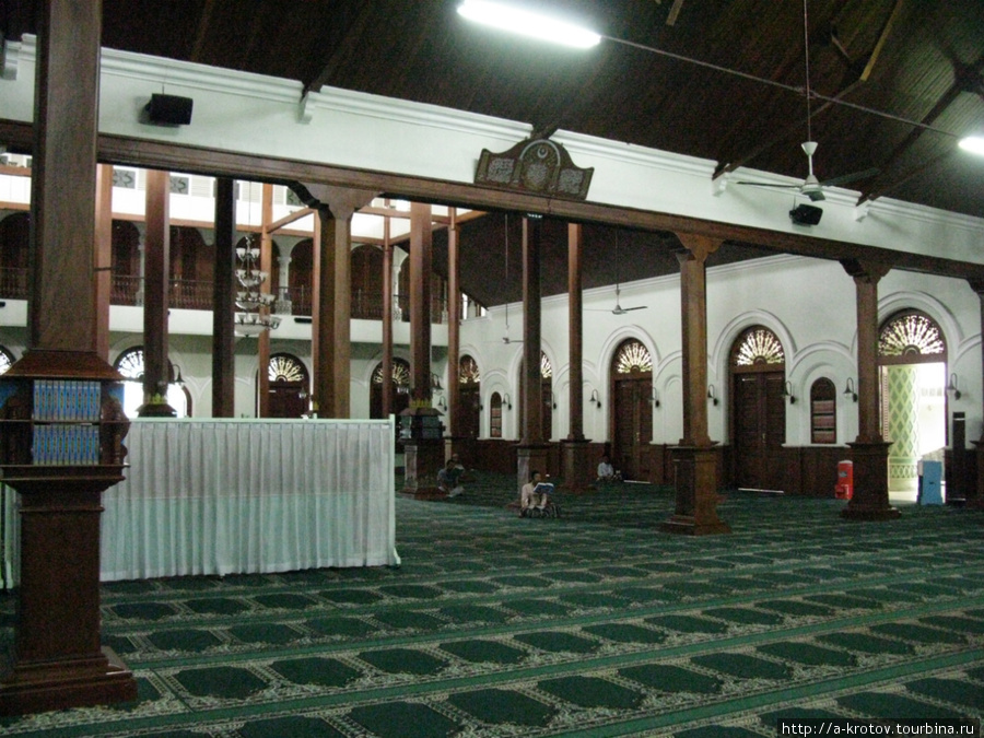 Индонезийские мечети - снаружи и внутри Индонезия
