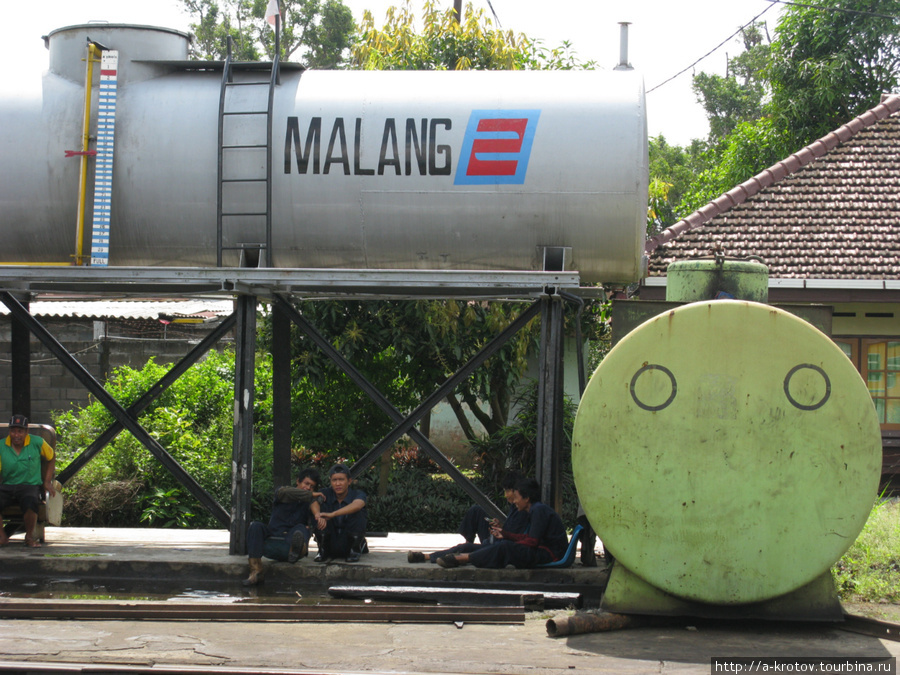 Маланг -- приятный университетский город на востоке Явы Маланг, Индонезия