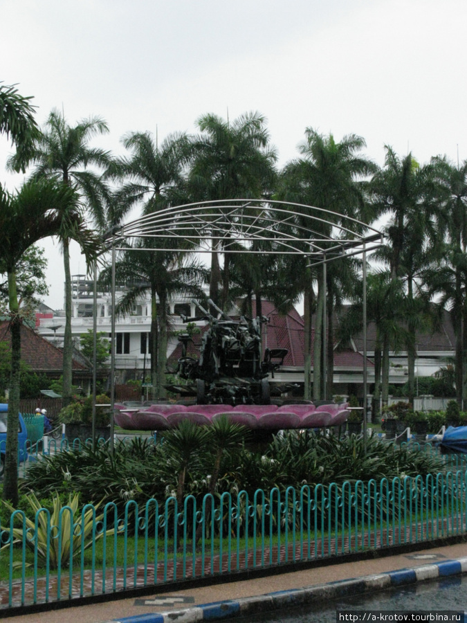 Маланг -- приятный университетский город на востоке Явы Маланг, Индонезия