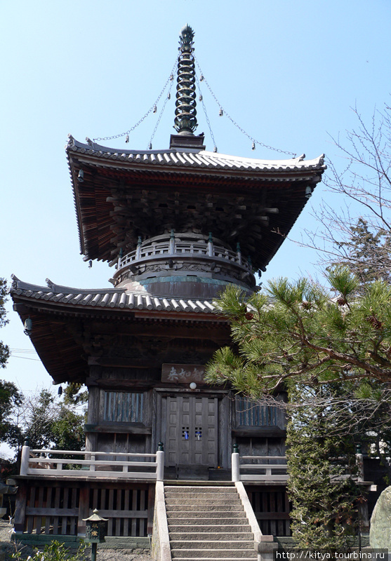 Храм Рёзэндзи Наруто, Япония