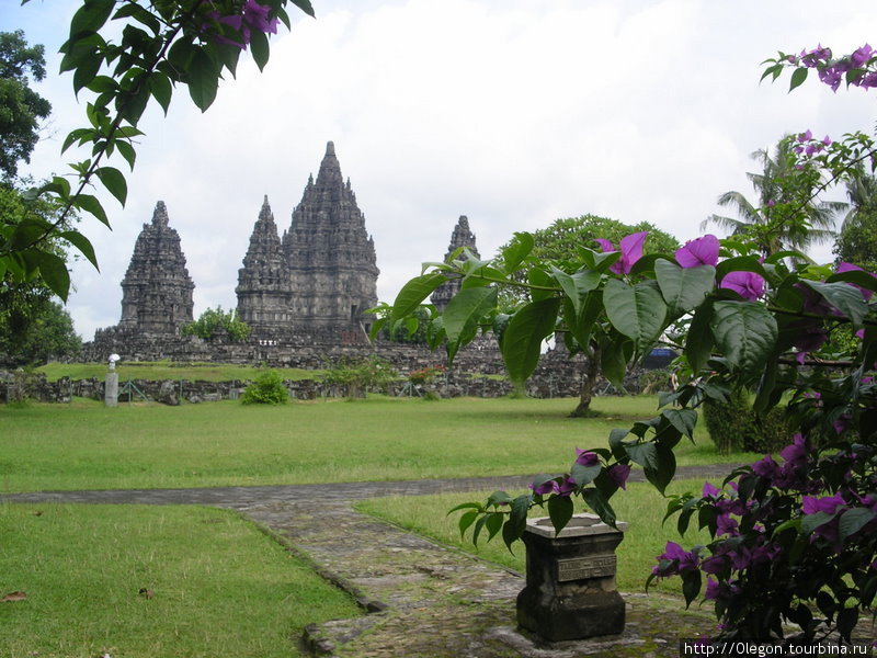 Храмовый комплекс Прамбанан Ява, Индонезия