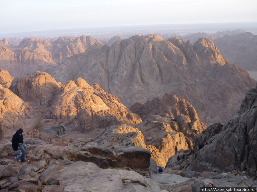 Горы, как тесто! Такое ощущение, что их можно помять руками, и придать ту форму, которая придёт в голову гора Синай (2285м), Египет
