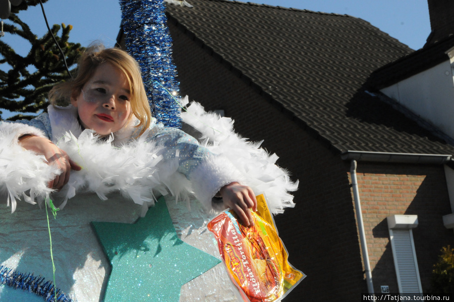 Солнечный  карнавальный день в Херлене. Херлен, Нидерланды