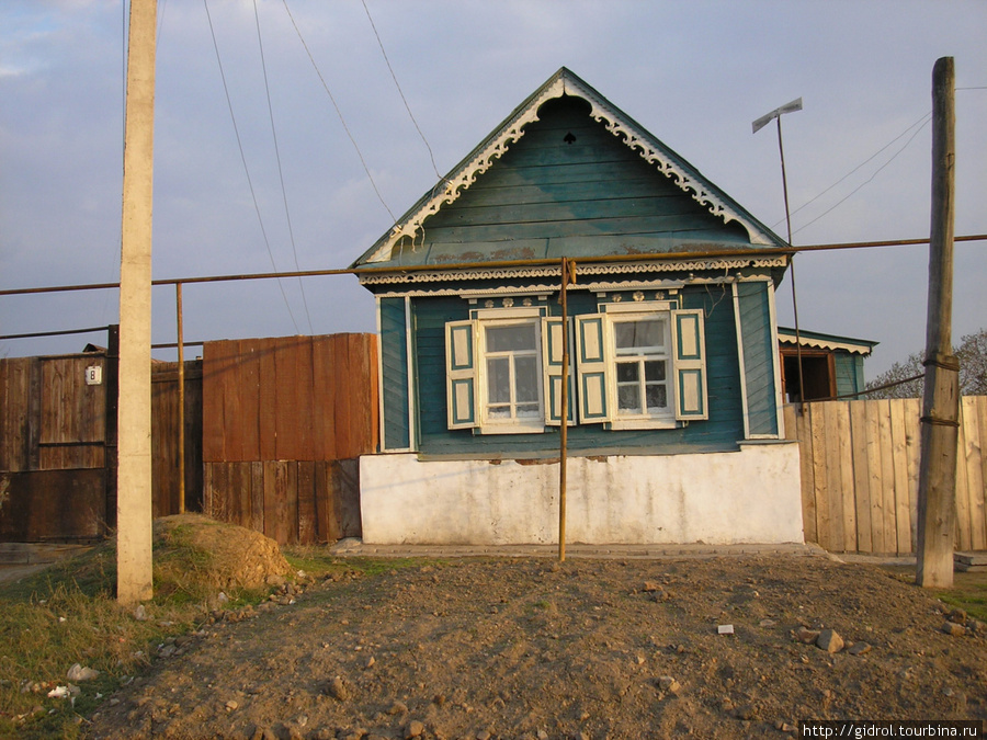 Старинный домик, этот район города называется «Куренями», от слова курень — казачьего жилища. Казахстан