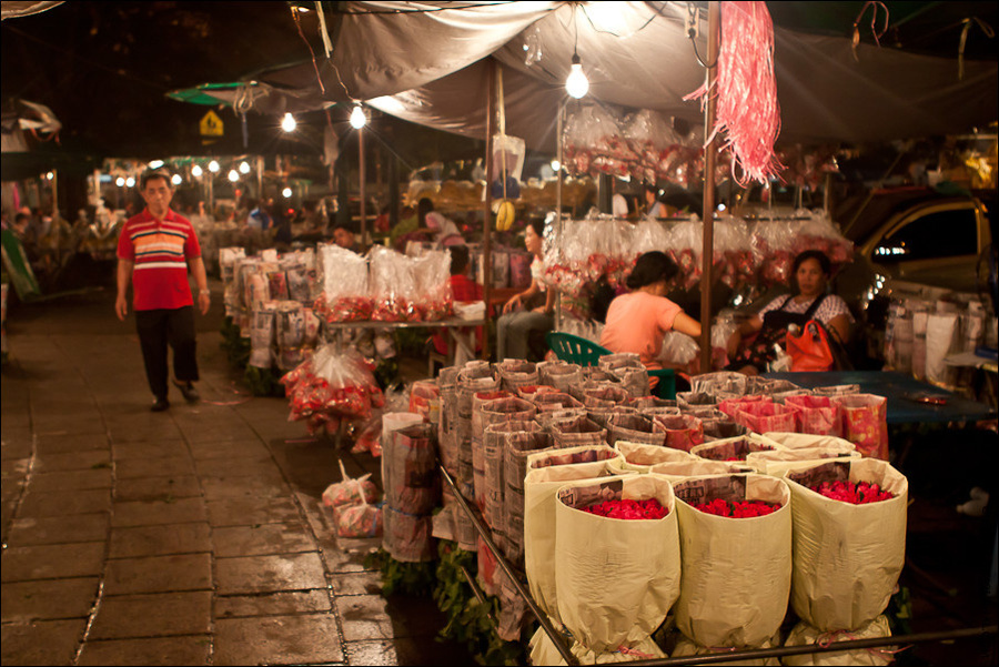 Ночной цветочный рынок Бангкок, Таиланд