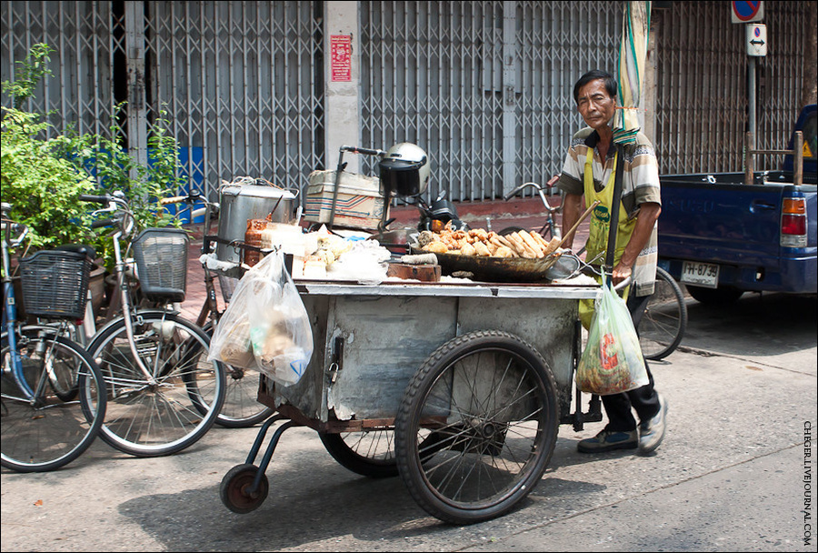 Продавец жареных бананов Бангкок, Таиланд