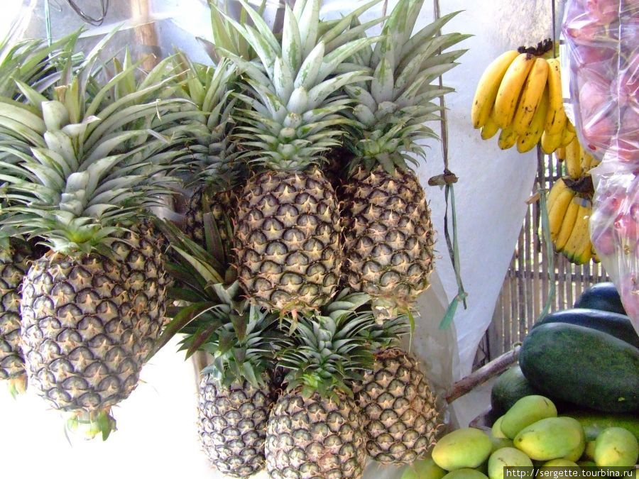 Треье место — ананас. Идеальный вкус. Продают их и чищенные Филиппины