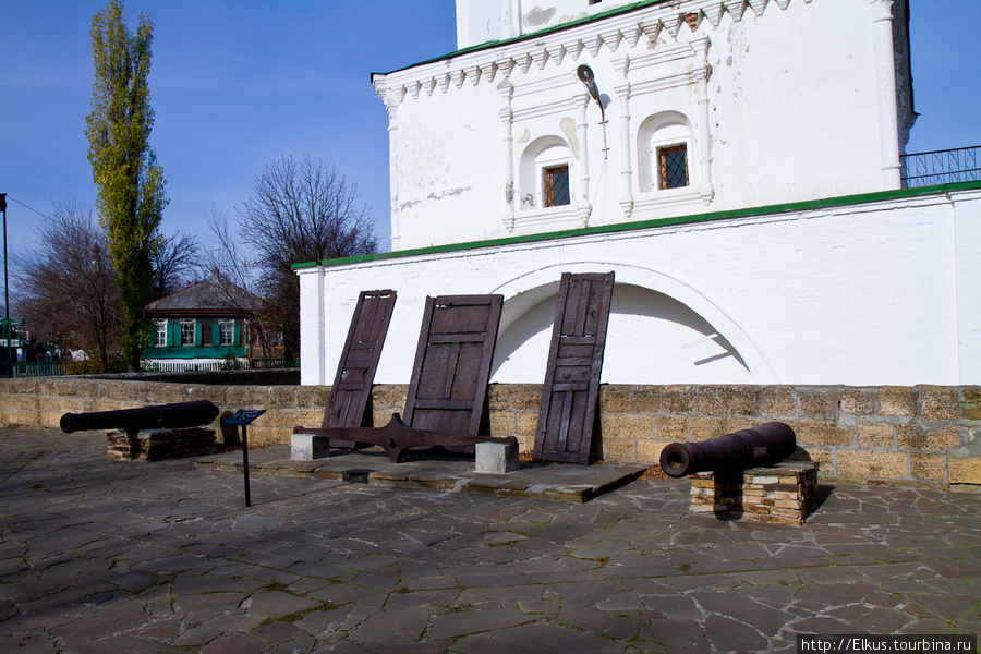 Ворота Азова, трофеи азовского сидения Старочеркасск, Россия