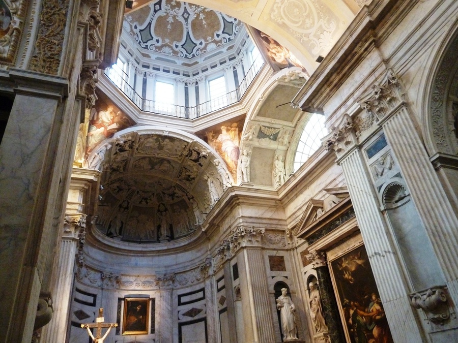 Внутри церкви Генуя, Италия