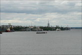 Вид на Архангельск. Единственное высокое здание позволяет безошибочно издали определить направление на центр города.