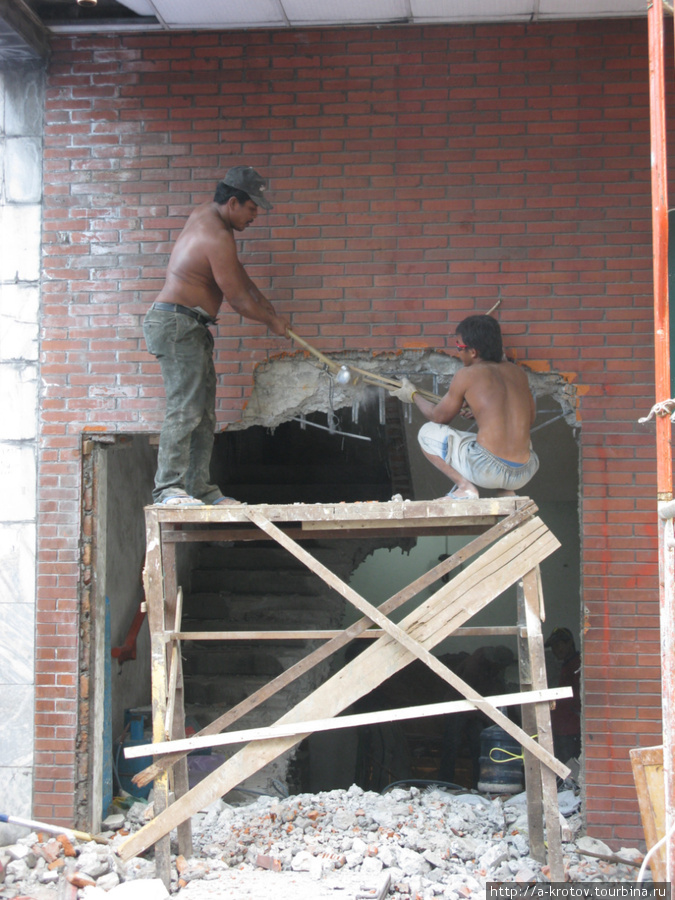 Рабочие-стенодолбы Сурабайя, Индонезия