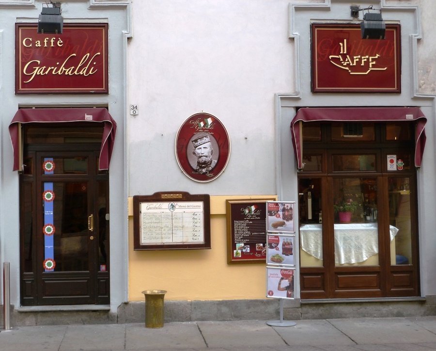 Кафе Гарибальди на улице Гарибальди Турин, Италия