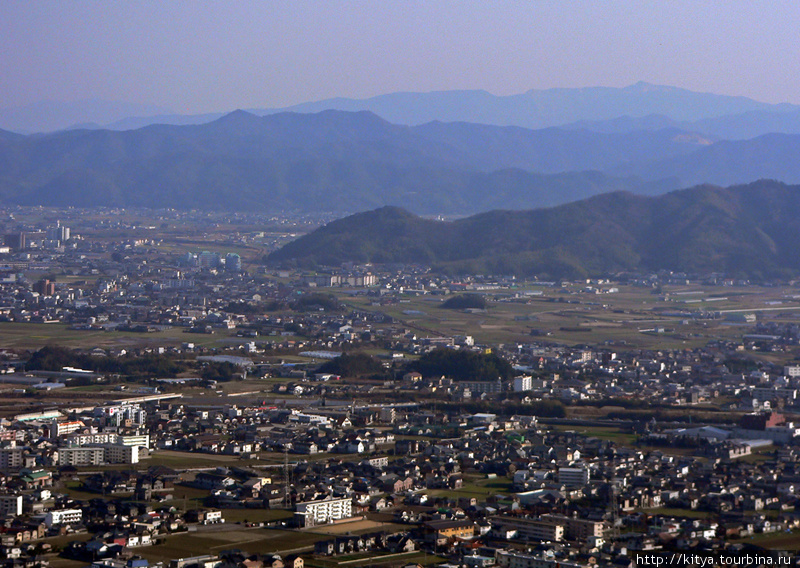 Виды на город Токусима с горы Бизан Токусима, Япония