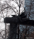 Памятник Янке Купале. Надо было посчитать число страниц у книги
