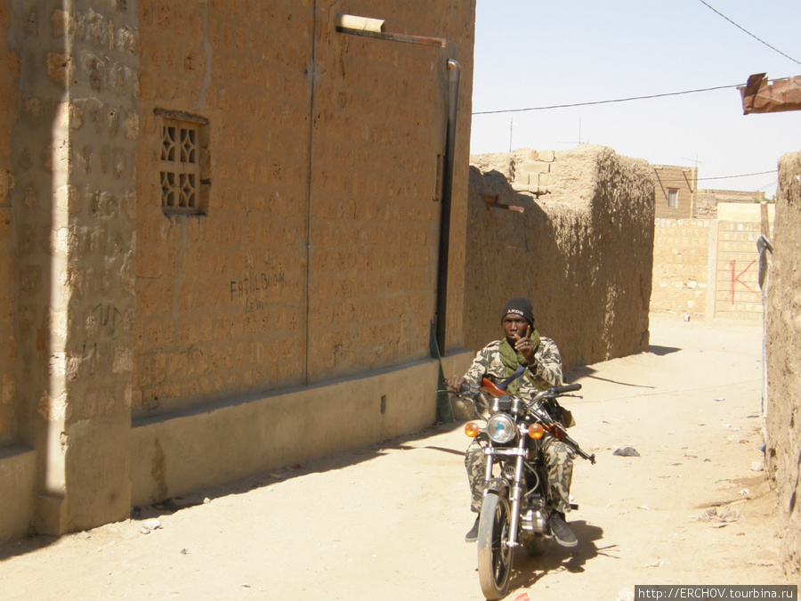 Жители славного города Тимбухту Тимбукту, Мали