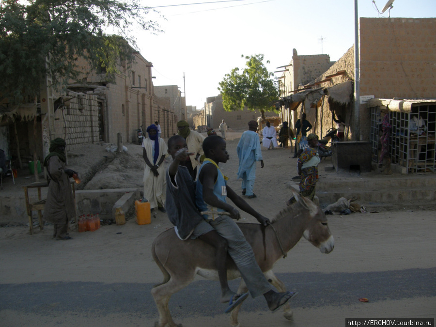 Прогулка по новому городу Тимбукту, Мали