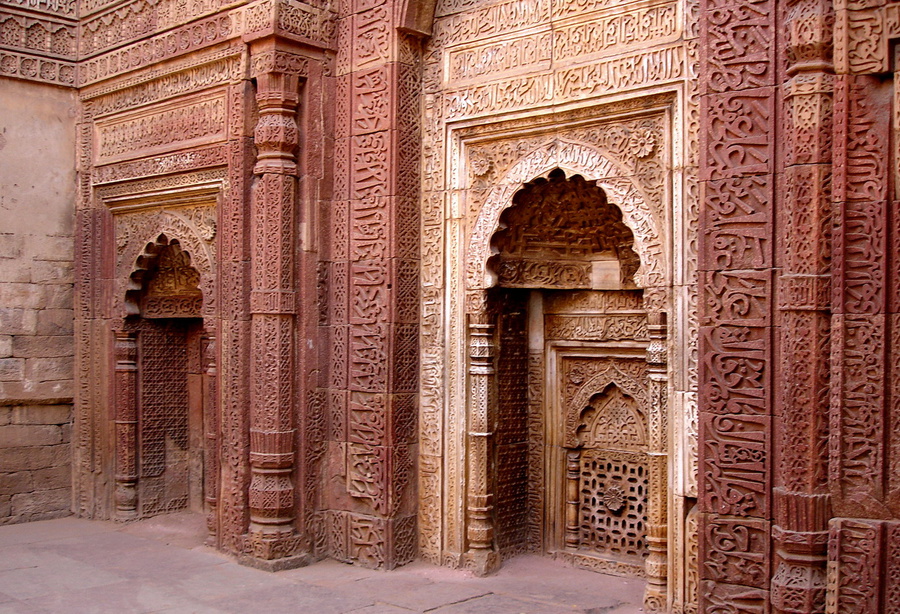 Мечеть Кутб-Минар и загадка железной колонны Дели, Индия