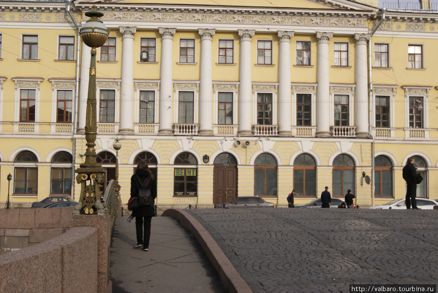 Фасады и изнанка фасадов города на Неве Санкт-Петербург, Россия