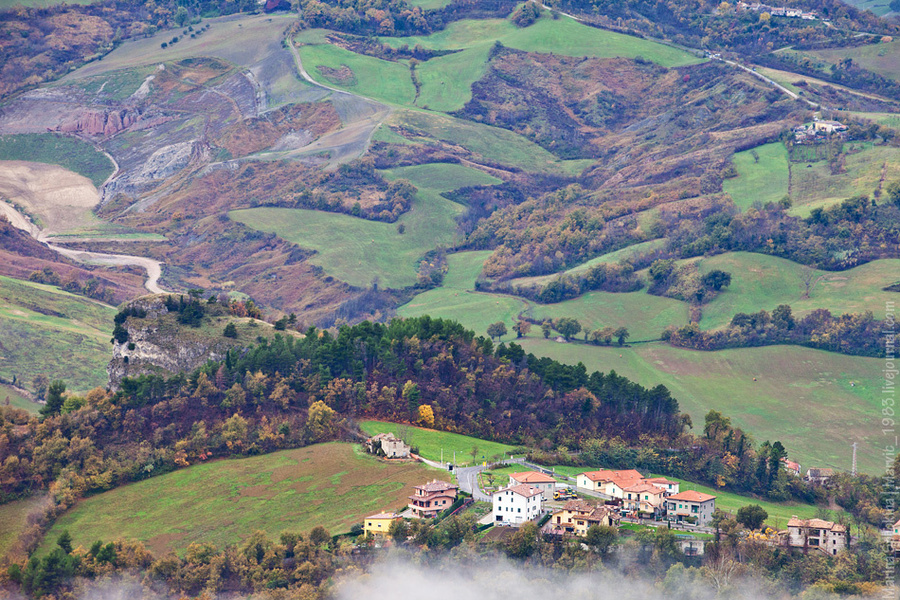 Виды с холма в Сан-Марино Сан-Марино, Сан-Марино