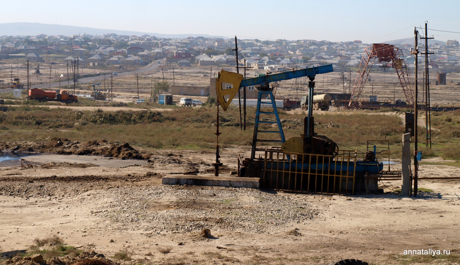 Добыча нефти на Апшеронском полуострове Апшеронский район, Азербайджан