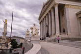 парламент- наверное самое красивое здание в Вене... или ратуша — не решил еще