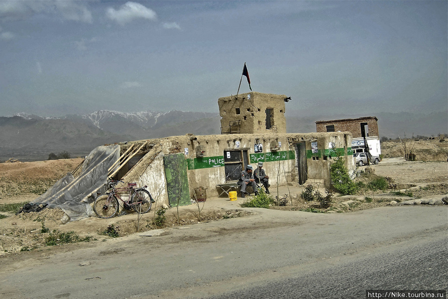 КПП при вьезде в Кабул Афганистан