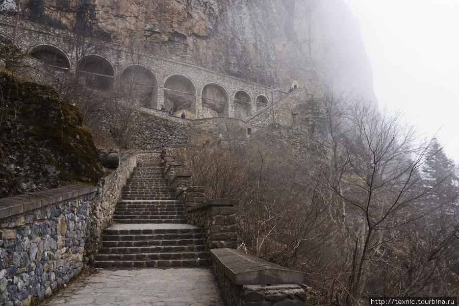 Монастырь Сумела Черноморский регион, Турция