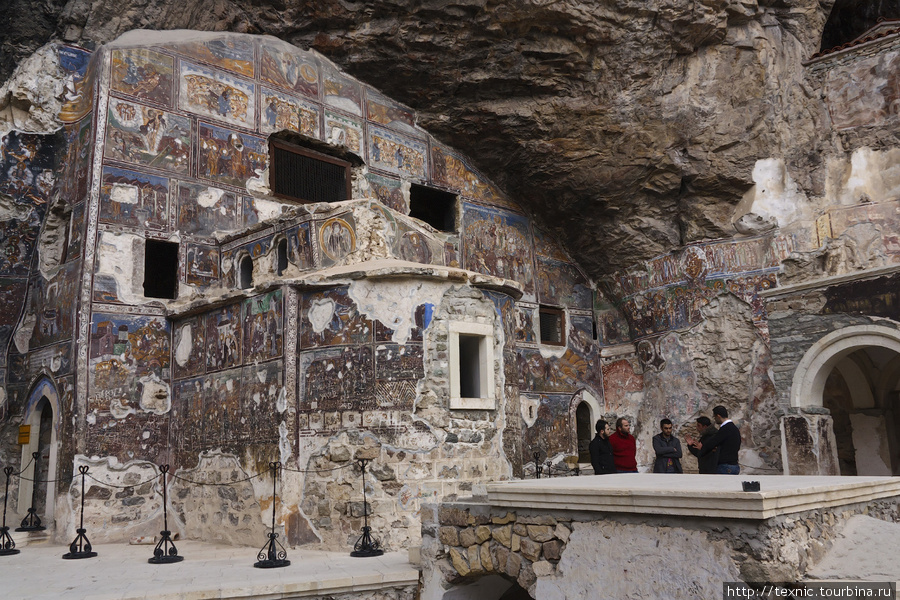 Внутри этого храма находятся самые красивые фрески, которые я когда-либо видел Черноморский регион, Турция