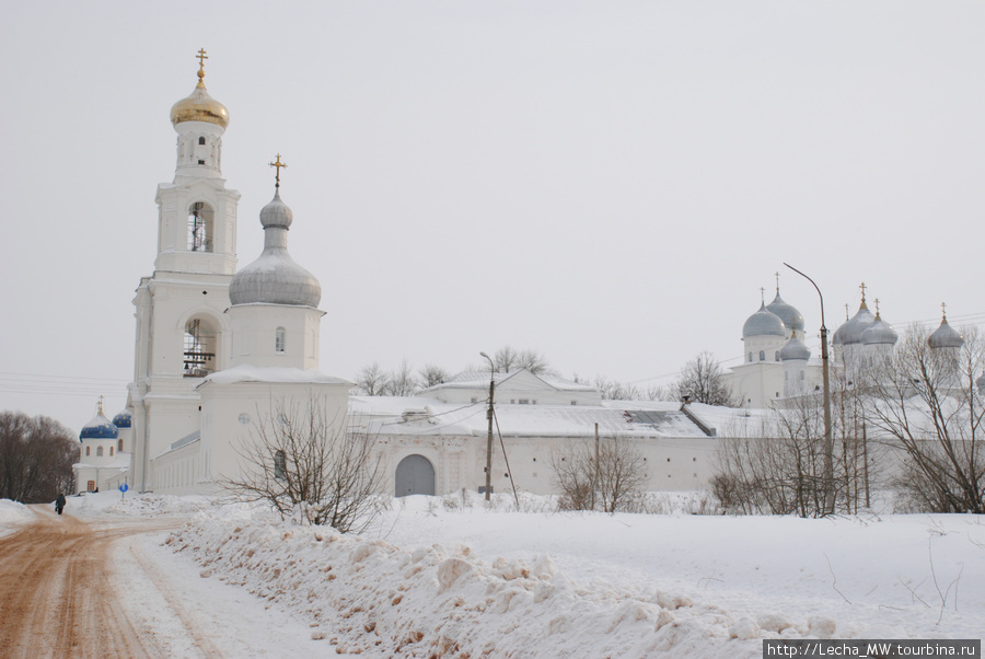 Юго-западная приватная башня и колокольня , построенная по проекту Карла Росси Новгородская область, Россия