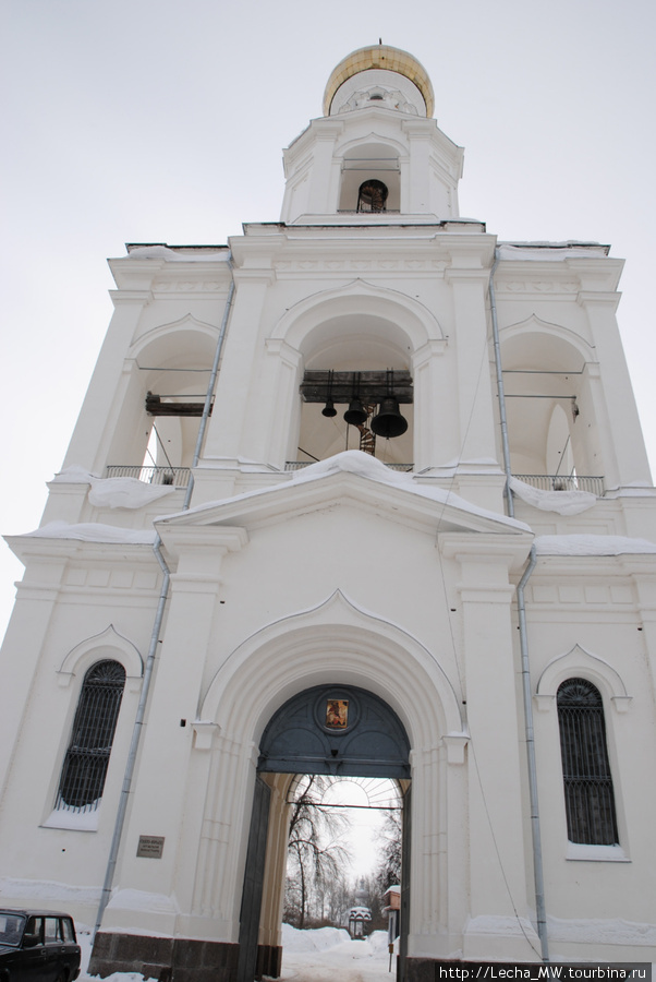 Колокольня , построенная по проекту Карла Росси 1841 Новгородская область, Россия