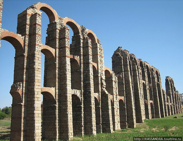 Римский акведук Лос-Милагрос Мерида, Испания