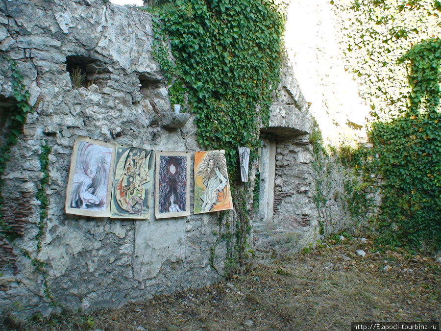 Выставка в Шпаньоле, старой испанской крепости. Область Херцег-Нови, Черногория