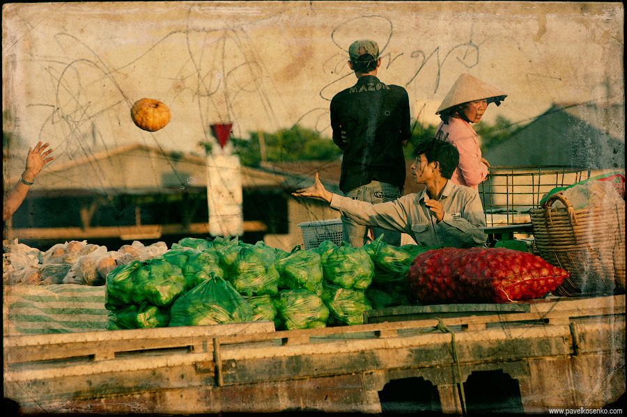Плавучий рынок в Кантхо. Вьетнам