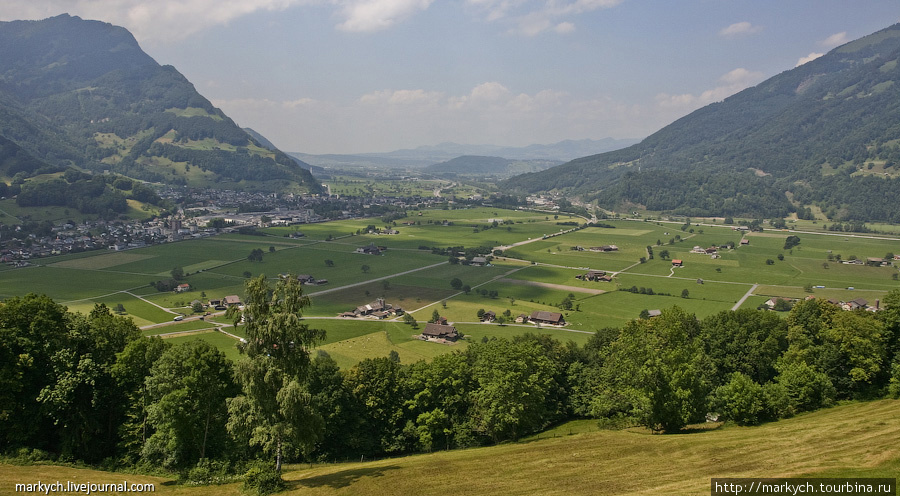 Между двумя озерами — Валенштадтским и Цюрихским — расположена живописная долина. Швейцария