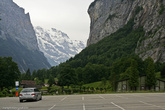 Лаутербруннен — долина близ Интерлакена, тянется между высокими скалистыми стенами, имеет длину 12 и ширину 1 км.