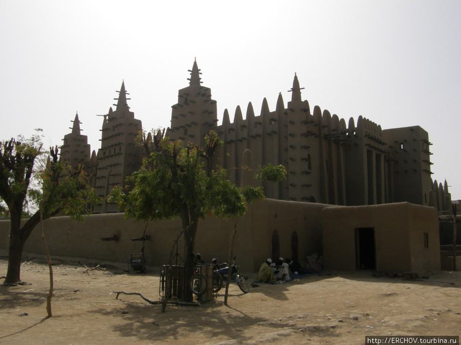 Городская мечеть Дженне, Мали