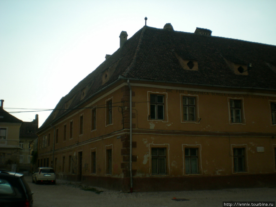 здание первой румынской школы Брашов, Румыния