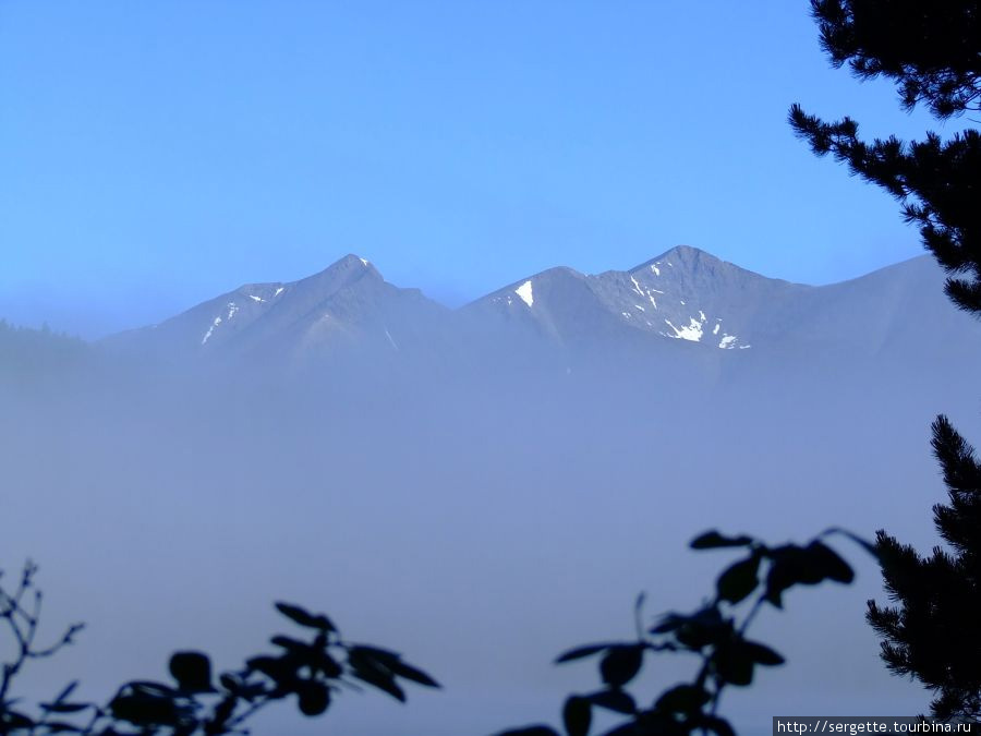 Утренний туман Абаза, Россия