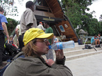 Спокойное ожидание на Marangu Gate. Главное, пить правильную воду.