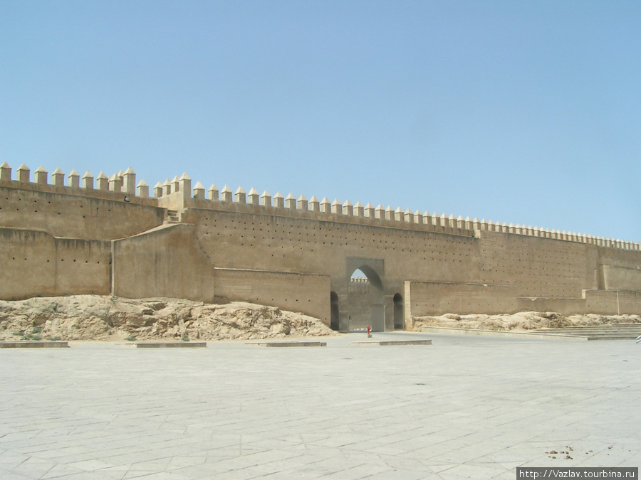 Крепостная стена Фес, Марокко