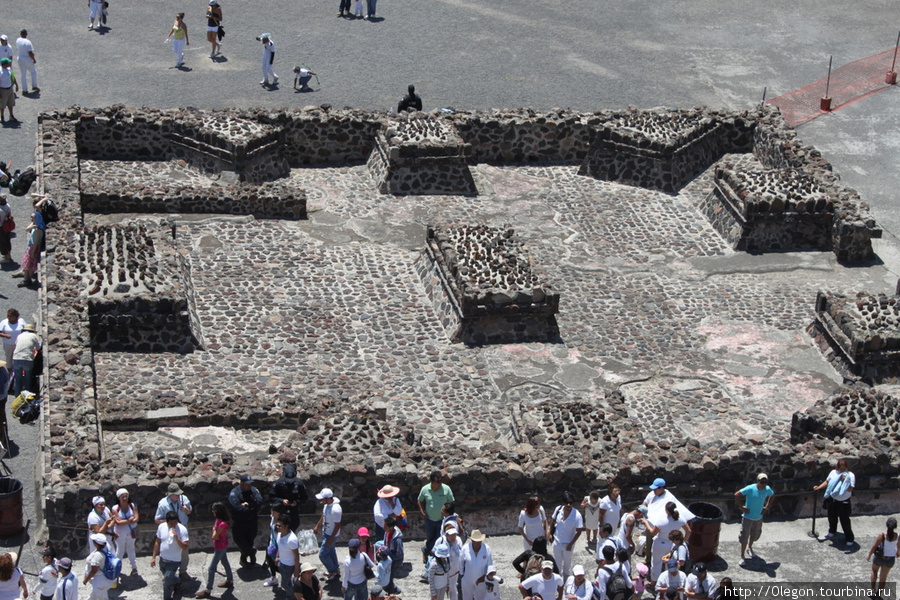 Пирамида в честь богини воды и луны Теотиуакан пре-испанский город тольтеков, Мексика