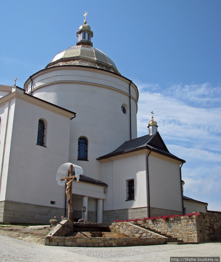 правая сторона церкви. Гошев, Украина