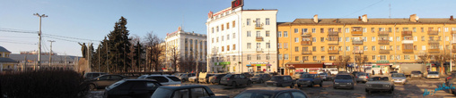 Панорама площади Ленина. Площадь переходит в ул. Горького (справа).