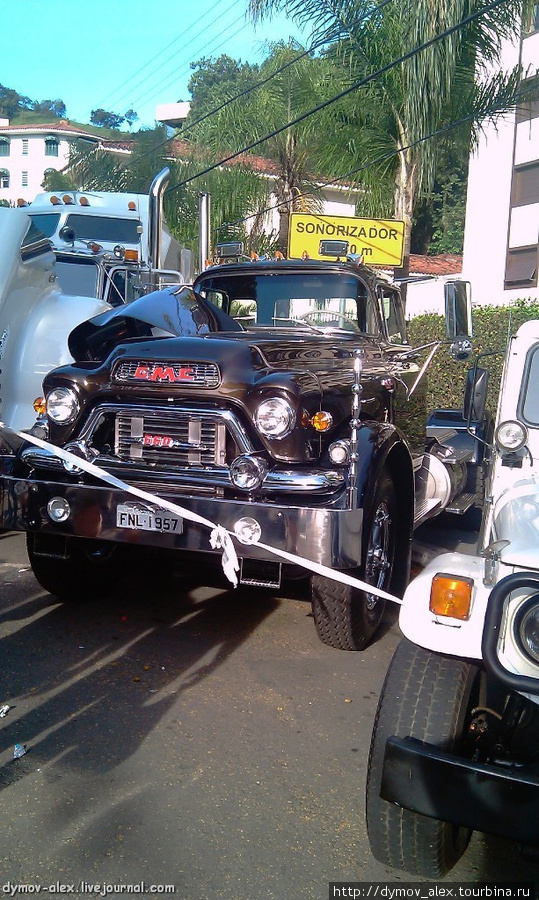 Выставка коллекционных автомобилей Агуас-ди-Линдойя, Бразилия