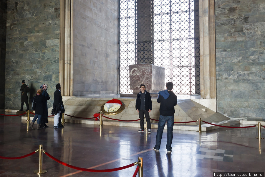 Внутри собственно мавзолея, а не музея Анкара, Турция