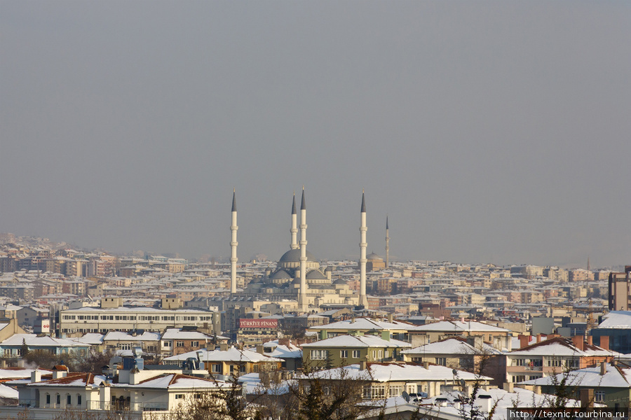 Вид на самую большую мечеть Анкары Анкара, Турция