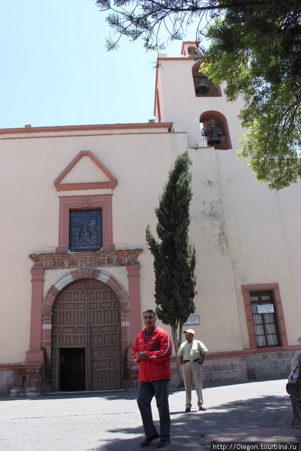 Самое старое здание города Пачука, Мексика